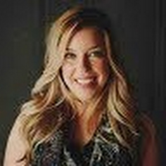 Meet your Posher, Jennifer - Picture 1 of 1